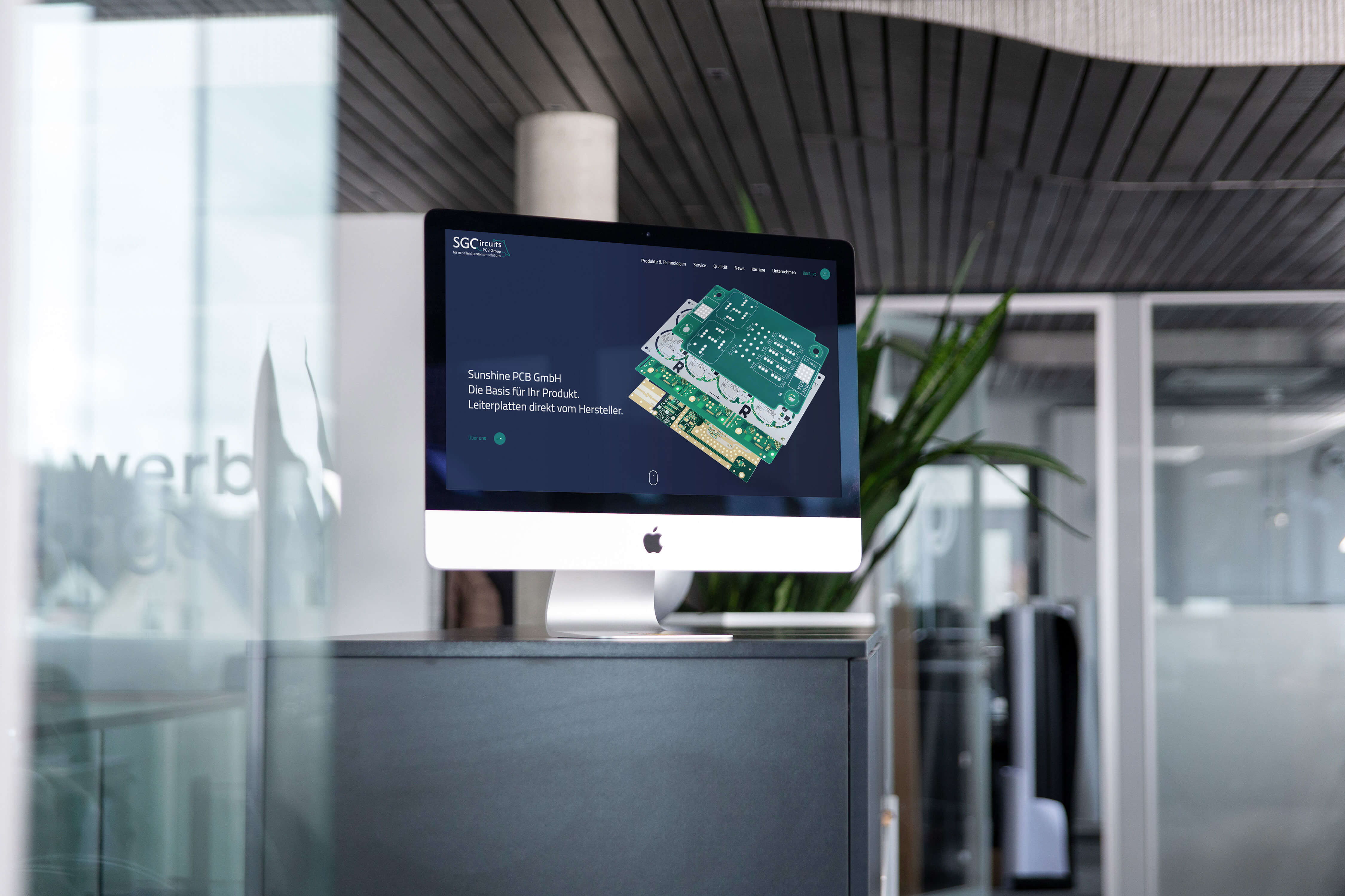 Mockup der Webseite von Sunshine PCB GmbH